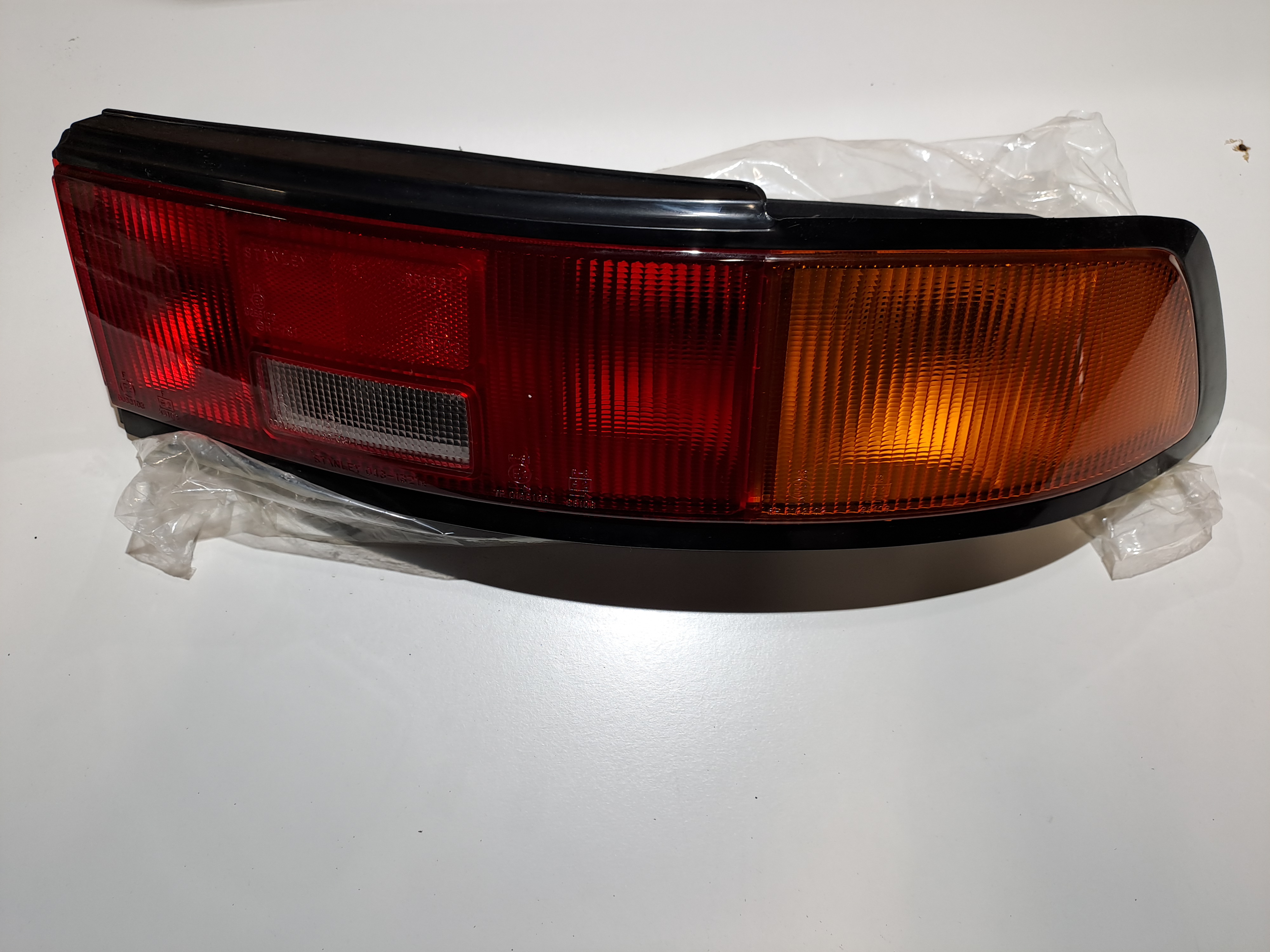 Photo de Feu arrière droite - Aston martin DB7