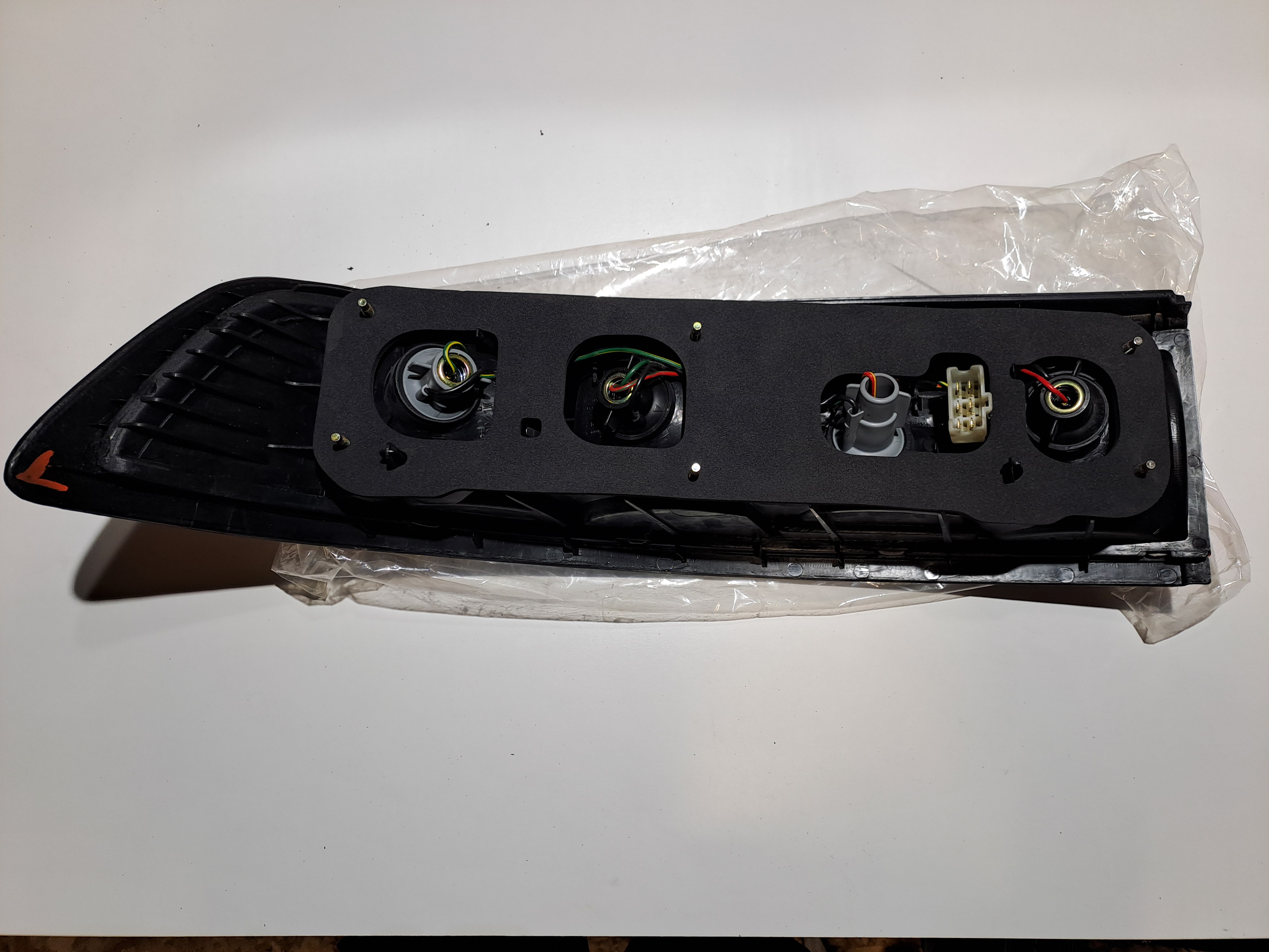 Photo 2 de Feu arrière droite - Aston martin DB7