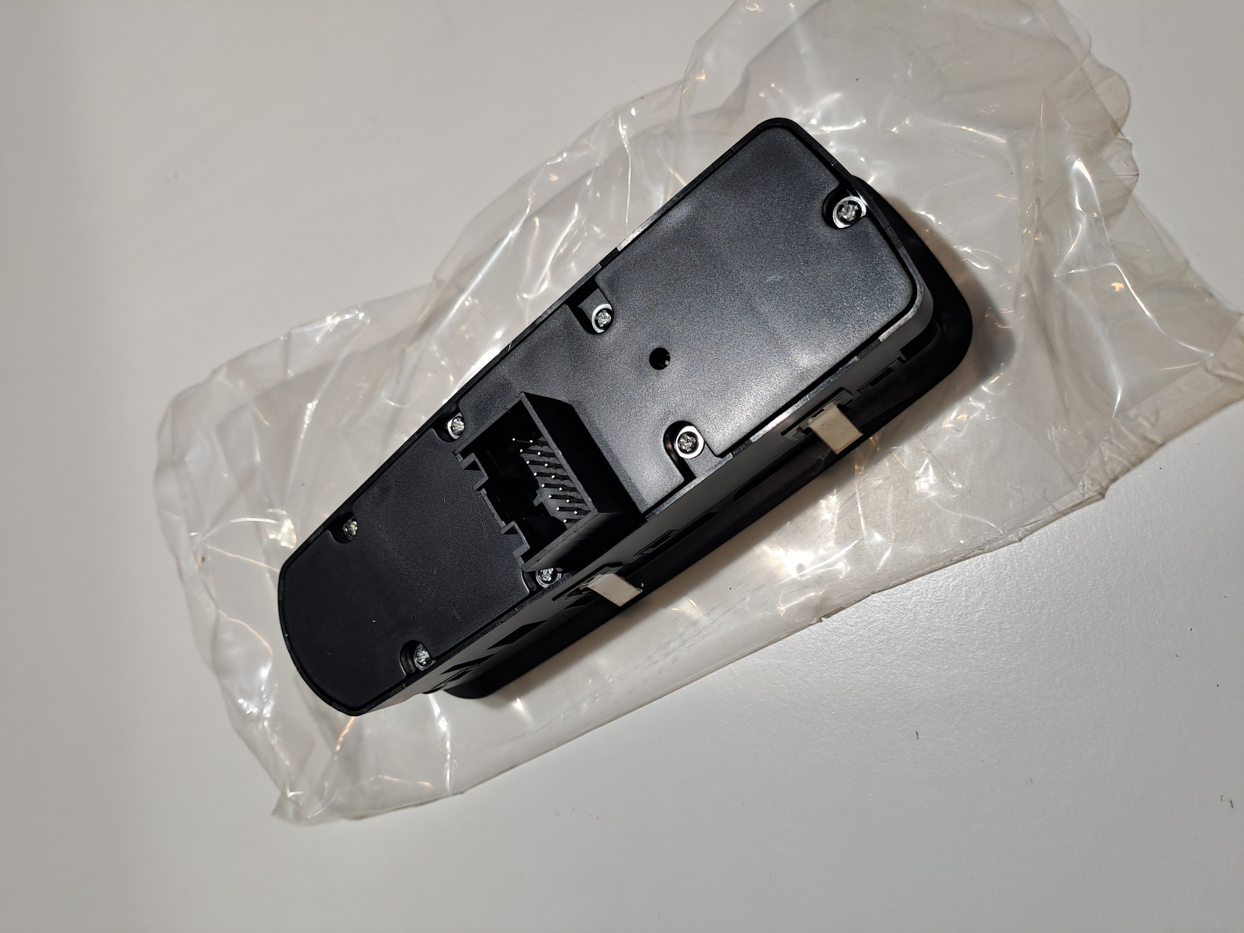 Photo 2 de Interrupteur vitre - Porsche Macan